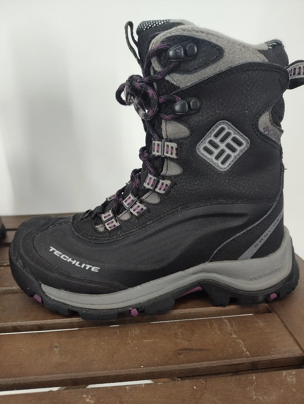 Columbia Women’s Black Techlite Omni-Heat Winter Boots - Waterproof Size 5.5